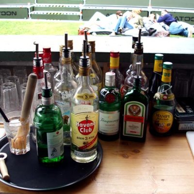 today: jette. the queen of drinks